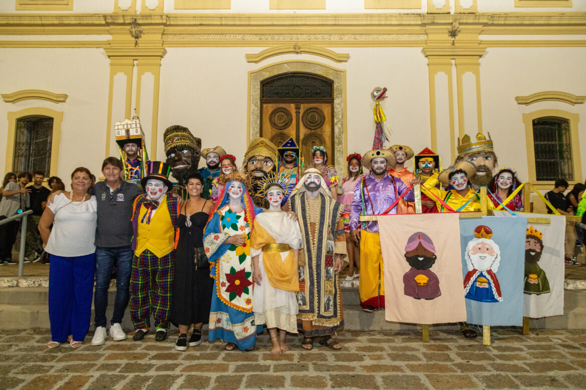 Tradicional festa de Folia de Reis marca o encerramento das festividades natalinas em Santana de Parnaíba