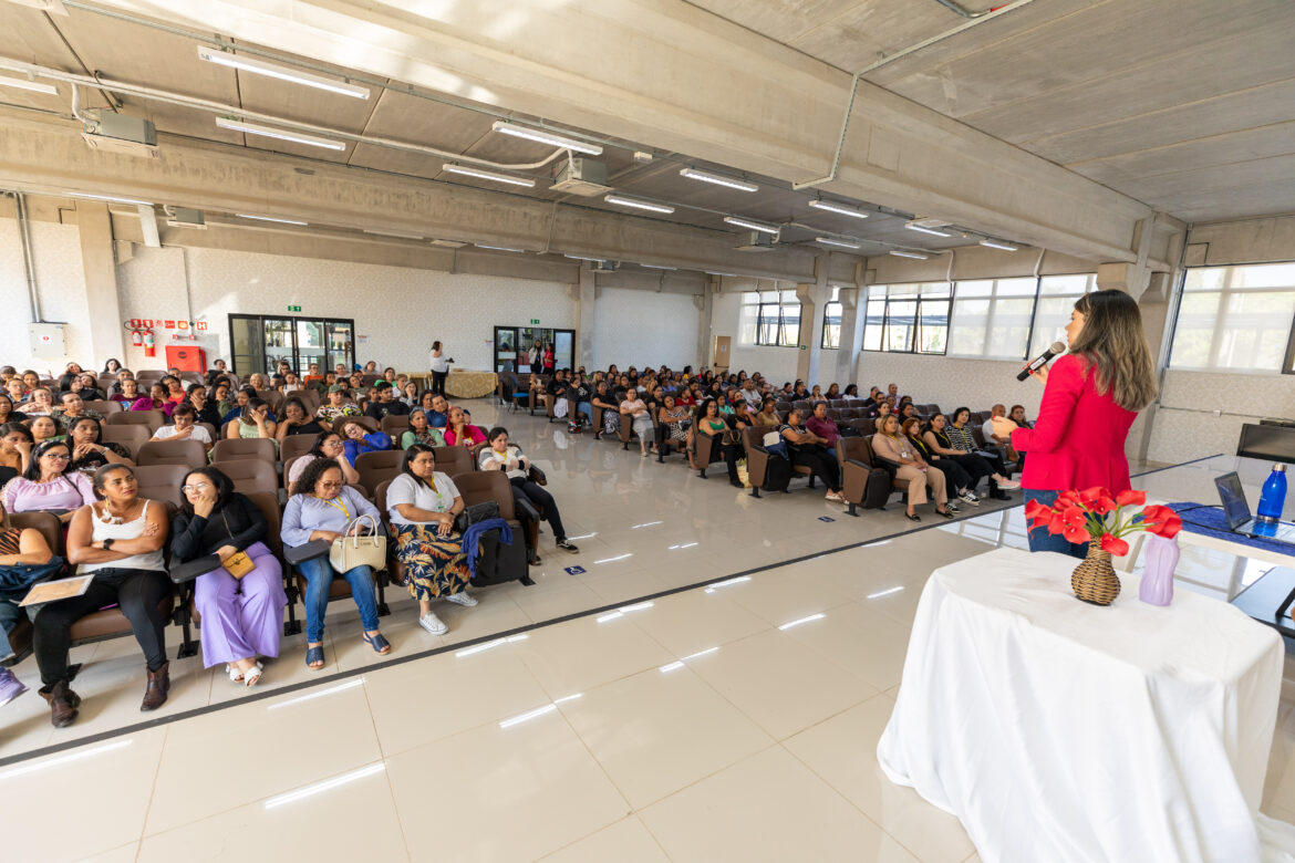 Prefeitura de Santana de Parnaíba realiza formação pedagógica para profissionais da educação